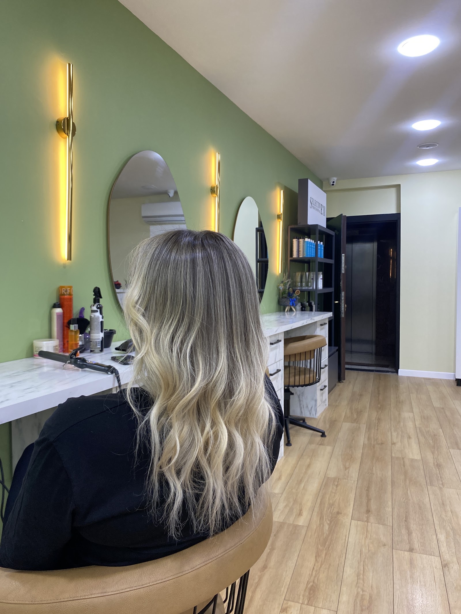Akira Hair Desig - Bayan Kuaförü