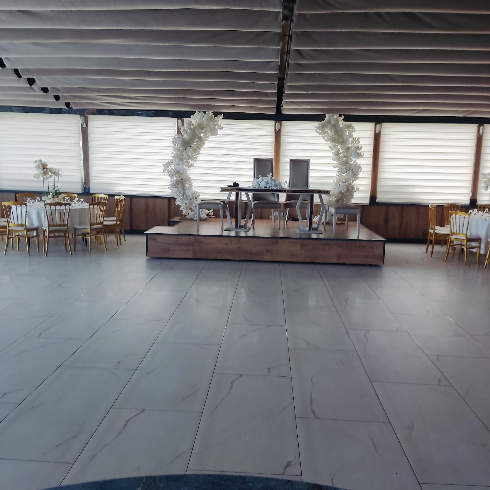 Harvel Salon