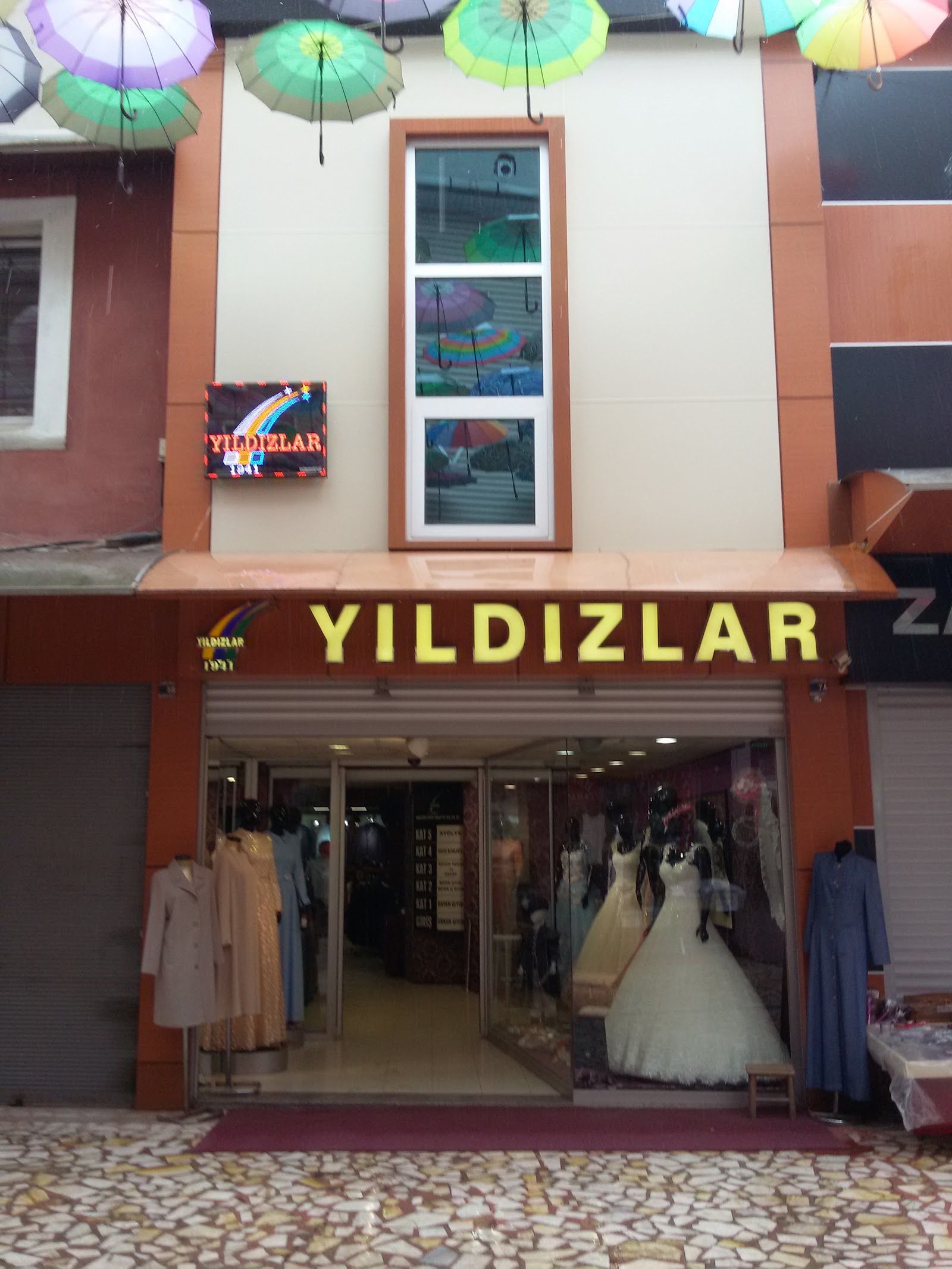 Yıldızlar 1941 Gelinlik Damatlık Abiye kır düğünü mekanı — Merkez
